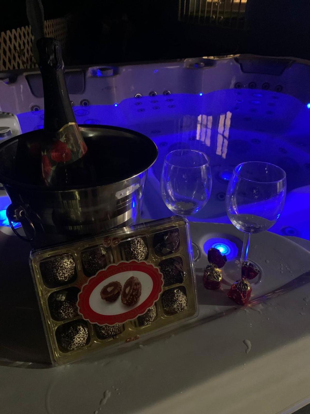 Casa Rural Malaga Monkey Love Con Jacuzzi Iznate المظهر الخارجي الصورة
