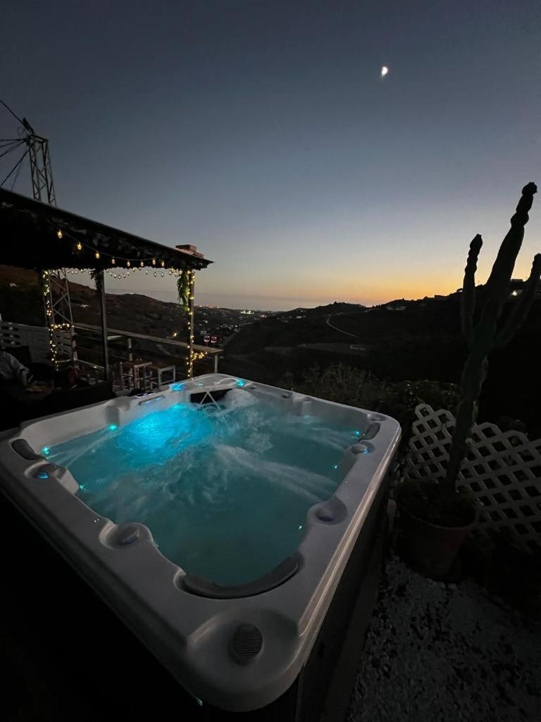 Casa Rural Malaga Monkey Love Con Jacuzzi Iznate المظهر الخارجي الصورة